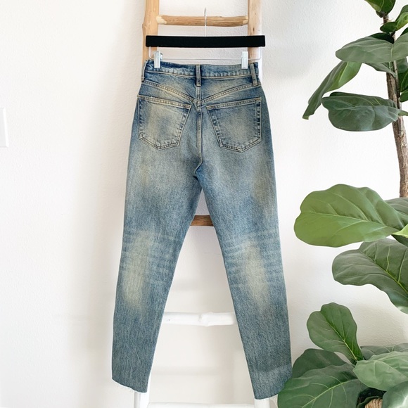 Free People Vintage Washed High Rise Distressed Denim Jeans with Frayed Hem NWT - Picture 2 of 7